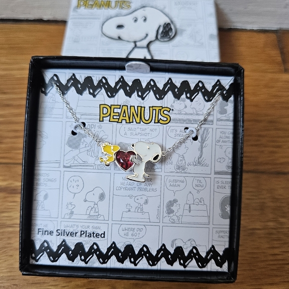 Peanuts Womens Snoopy and Woodstock Red Crystal Silver Plated Heart Necklace - Picture 12 of 12